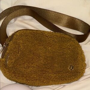 Lululemon Sherpa waist bag fanny pack